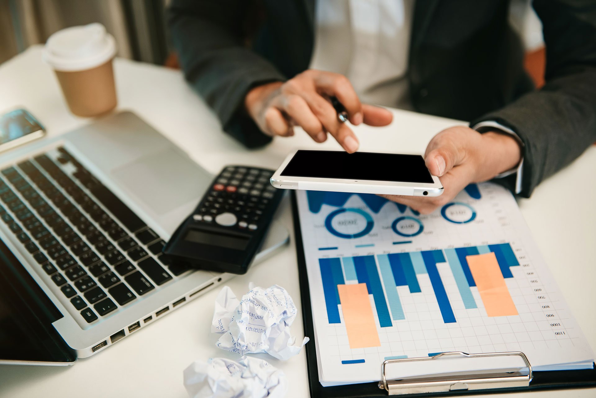 Facility manager leading cleaning and security team briefing