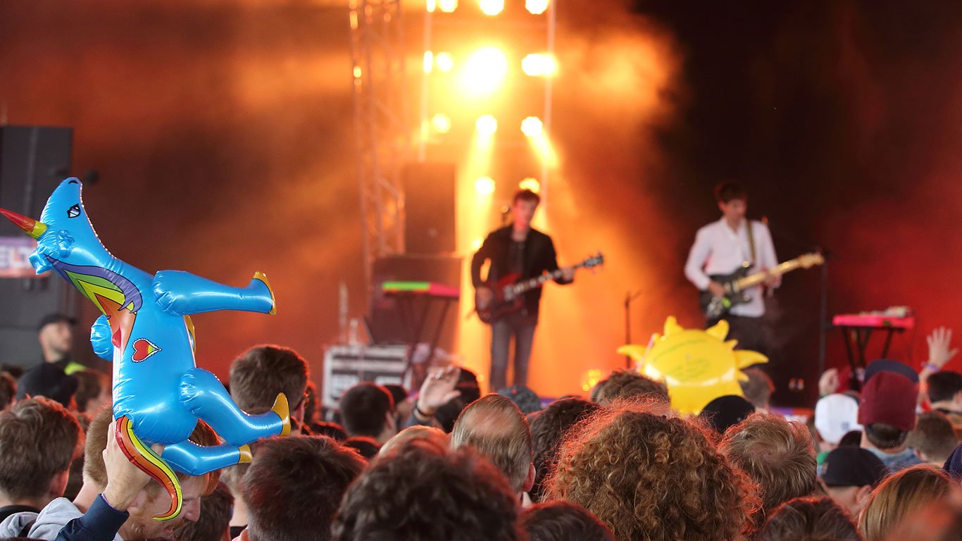 Event security and bouncers in Dubai managing crowds at concerts and music festivals